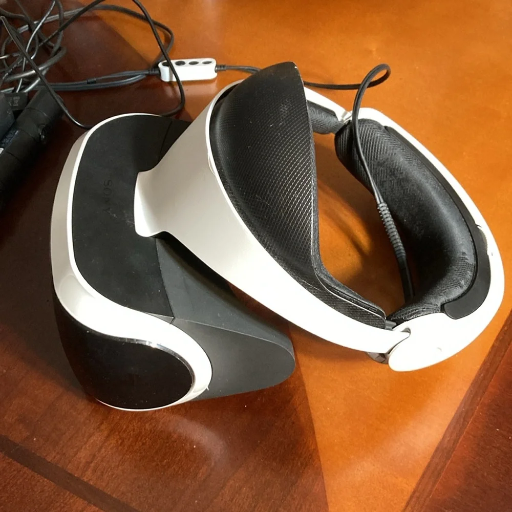 SONY PLAYSTATION VR for PS4 and PS5 bundle